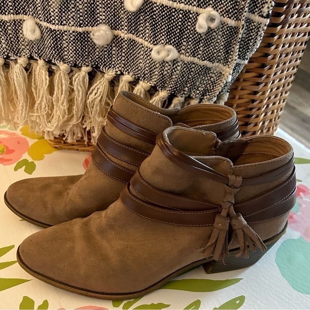 Life stride, brown ankle heel booties soft system flex size 7